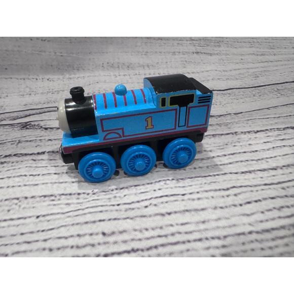 Vintage Thomas & Friends Wooden Railway Thomas - Picture 1 of 4